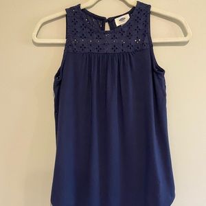 Girls Old Navy tank top, girls 10/12, navy with flowers on top